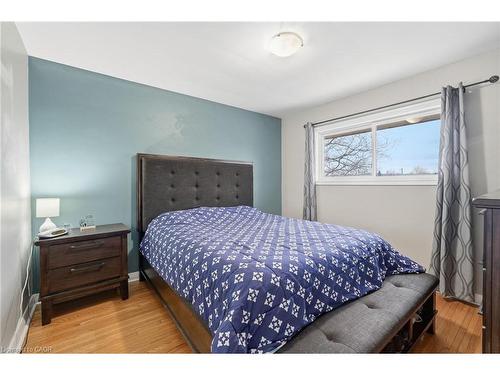 20 Nelligan Place, Hamilton, ON - Indoor Photo Showing Bedroom