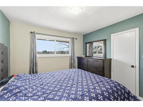 20 Nelligan Place, Hamilton, ON - Indoor Photo Showing Bedroom