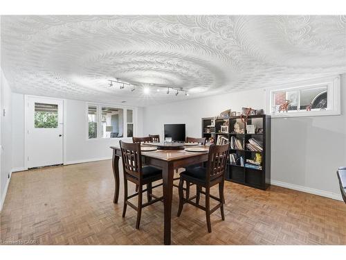 20 Nelligan Place, Hamilton, ON - Indoor Photo Showing Dining Room