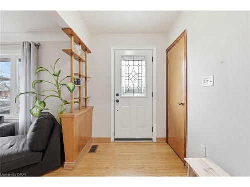 20 Nelligan Place, Hamilton, ON - Indoor Photo Showing Other Room