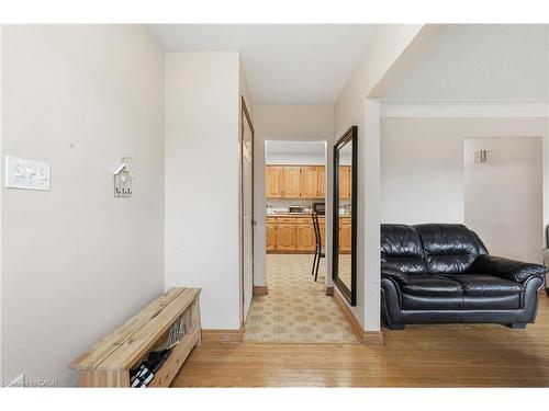 20 Nelligan Place, Hamilton, ON - Indoor Photo Showing Other Room