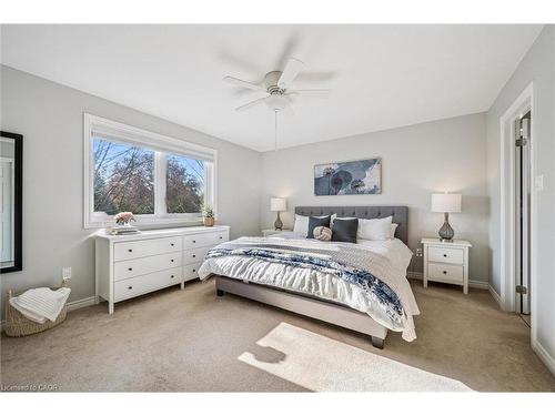 16 Edward Street, Cambridge, ON - Indoor Photo Showing Bedroom
