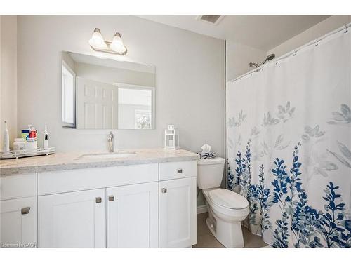16 Edward Street, Cambridge, ON - Indoor Photo Showing Bathroom
