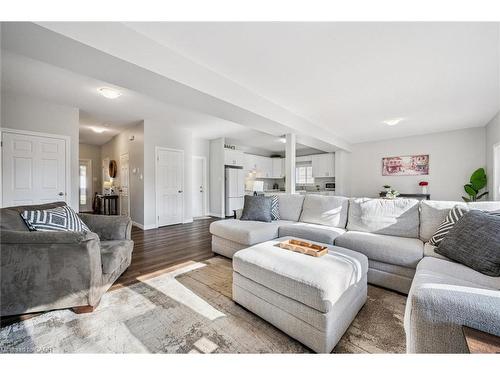 16 Edward Street, Cambridge, ON - Indoor Photo Showing Living Room