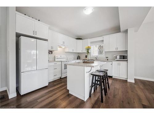 16 Edward Street, Cambridge, ON - Indoor Photo Showing Kitchen