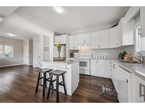 16 Edward Street, Cambridge, ON - Indoor Photo Showing Kitchen