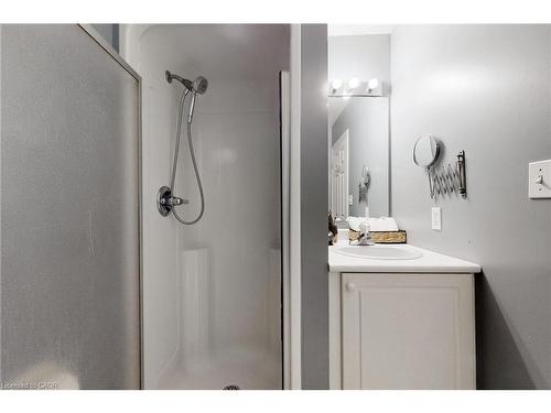 2-2333 Walker'S Line, Burlington, ON - Indoor Photo Showing Bathroom