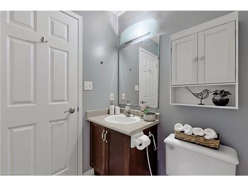 2-2333 Walker'S Line, Burlington, ON - Indoor Photo Showing Bathroom