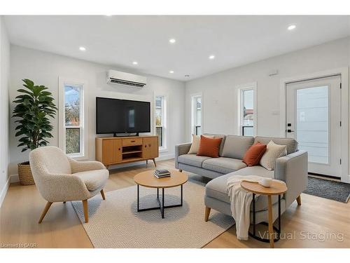 C-67 Kimberly Crescent, Kitchener, ON - Indoor Photo Showing Living Room