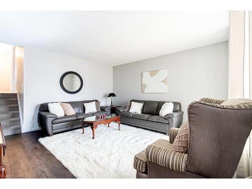 48 Arbutus Crescent, Stoney Creek, ON - Indoor Photo Showing Living Room