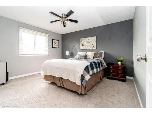 48 Arbutus Crescent, Stoney Creek, ON - Indoor Photo Showing Bedroom