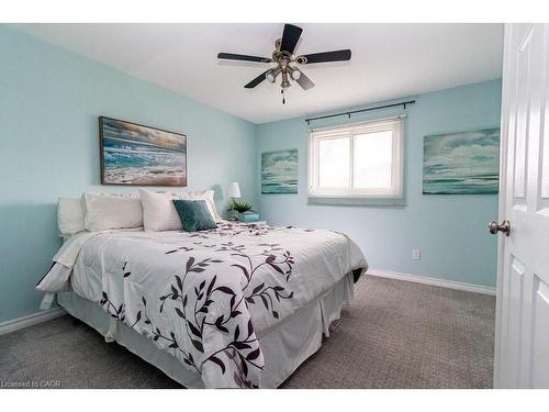 48 Arbutus Crescent, Stoney Creek, ON - Indoor Photo Showing Bedroom
