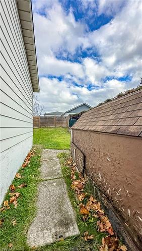 48 Arbutus Crescent, Stoney Creek, ON - Outdoor