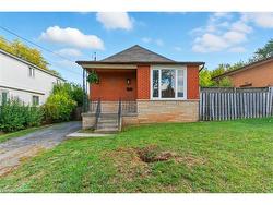 22 Worsley Road  Stoney Creek, ON L8E 2E7