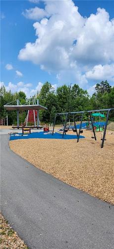 22 Worsley Road, Stoney Creek, ON - Outdoor