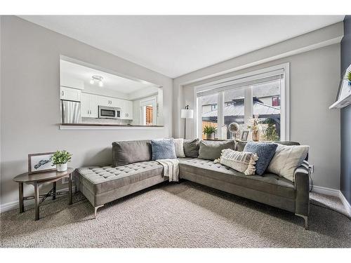 61 Miranda Path, Elmira, ON - Indoor Photo Showing Living Room