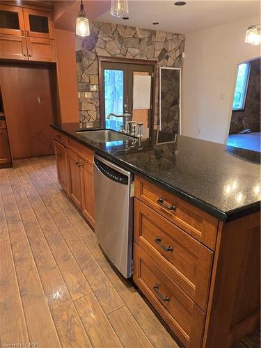 164 Thorold Road, Thorold, ON - Indoor Photo Showing Kitchen With Double Sink