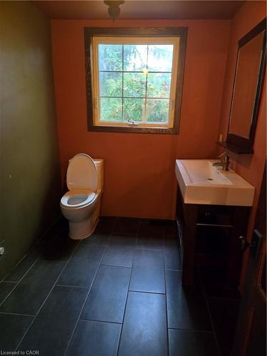 164 Thorold Road, Thorold, ON - Indoor Photo Showing Bathroom