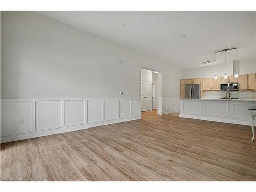006-39 Sister Varga Terrace, Hamilton, ON - Indoor Photo Showing Kitchen