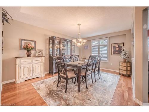 139 Brigade Drive, Hamilton, ON - Indoor Photo Showing Dining Room