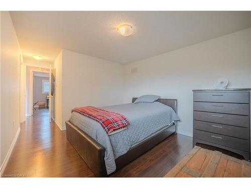 139 Brigade Drive, Hamilton, ON - Indoor Photo Showing Bedroom