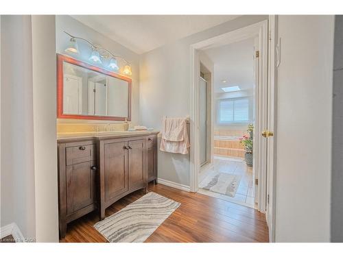139 Brigade Drive, Hamilton, ON - Indoor Photo Showing Bathroom
