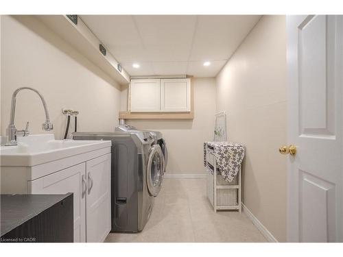 139 Brigade Drive, Hamilton, ON - Indoor Photo Showing Laundry Room