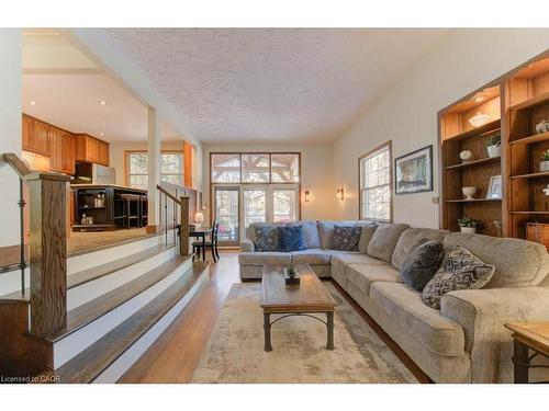 67 Inwood Crescent, Kitchener, ON - Indoor Photo Showing Living Room