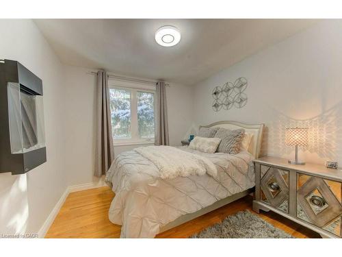 67 Inwood Crescent, Kitchener, ON - Indoor Photo Showing Bedroom