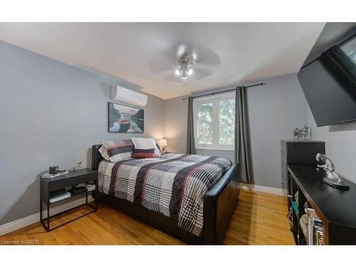 67 Inwood Crescent, Kitchener, ON - Indoor Photo Showing Bedroom