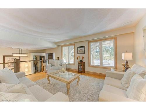 67 Inwood Crescent, Kitchener, ON - Indoor Photo Showing Living Room