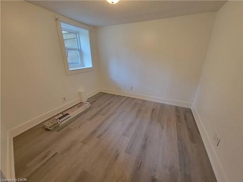 Lower-98 West Avenue N, Hamilton, ON - Indoor Photo Showing Other Room