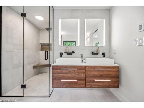 1657 Glenvista Drive, Oakville, ON - Indoor Photo Showing Bathroom