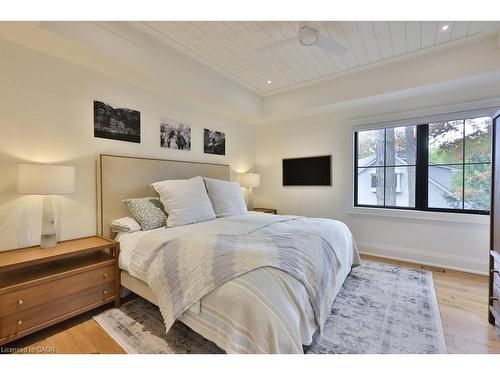 1489 Mildmay Court, Mississauga, ON - Indoor Photo Showing Bedroom