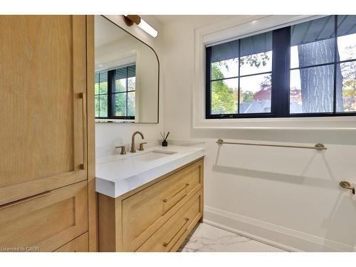 1489 Mildmay Court, Mississauga, ON - Indoor Photo Showing Bathroom