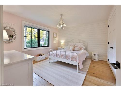1489 Mildmay Court, Mississauga, ON - Indoor Photo Showing Bedroom