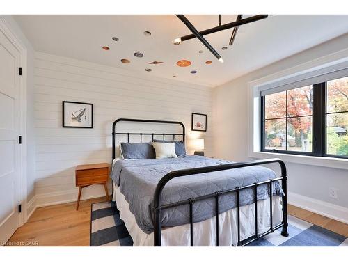 1489 Mildmay Court, Mississauga, ON - Indoor Photo Showing Bedroom