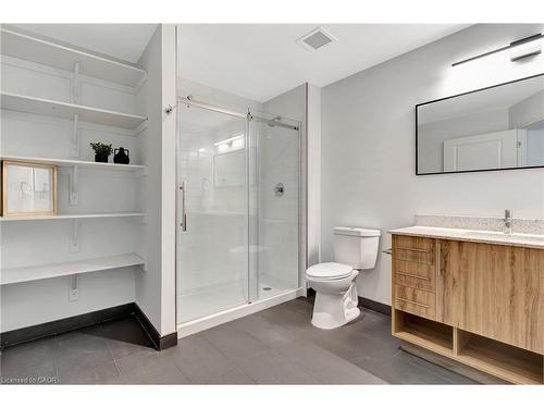 706-525 New Dundee Road, Kitchener, ON - Indoor Photo Showing Bathroom