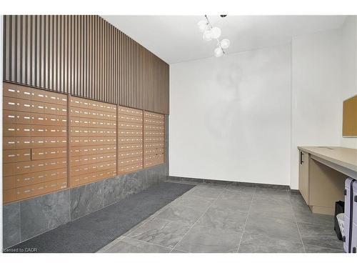 706-525 New Dundee Road, Kitchener, ON - Indoor Photo Showing Other Room