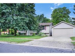 UPPER-206 Shelley Drive  Kitchener, ON N2C 1N1
