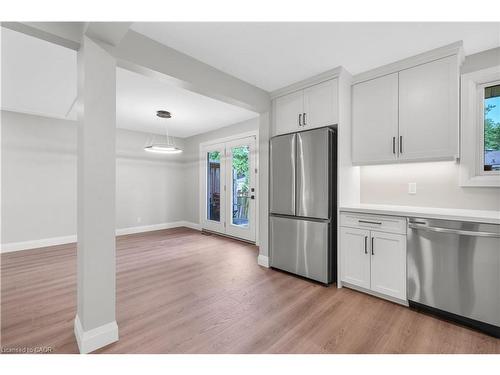 Upper-206 Shelley Drive, Kitchener, ON - Indoor Photo Showing Kitchen