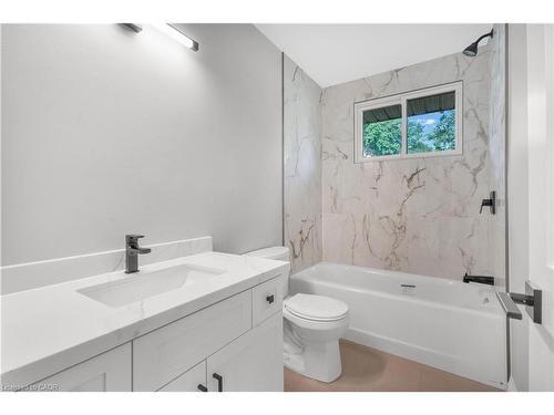 Upper-206 Shelley Drive, Kitchener, ON - Indoor Photo Showing Bathroom