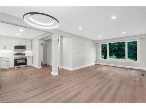 Upper-206 Shelley Drive, Kitchener, ON - Indoor