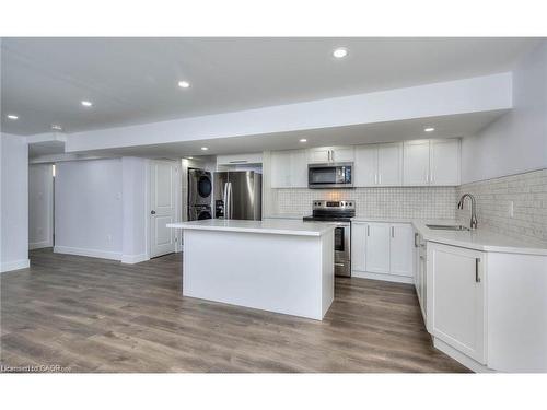 Lower-550 Rush Meadow Crescent, Kitchener, ON - Indoor Photo Showing Kitchen With Upgraded Kitchen