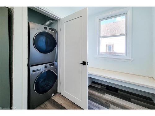 72 West 1St Street, Hamilton, ON - Indoor Photo Showing Laundry Room