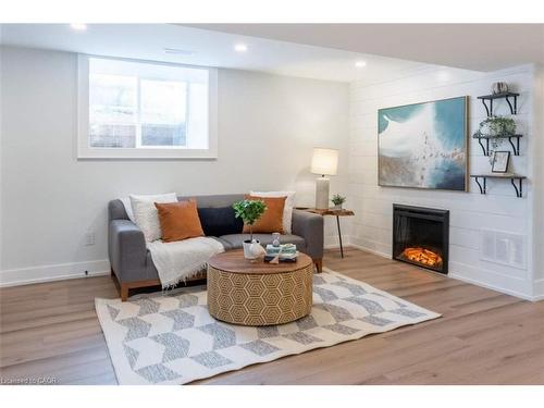72 West 1St Street, Hamilton, ON - Indoor Photo Showing Living Room With Fireplace