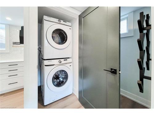72 West 1St Street, Hamilton, ON - Indoor Photo Showing Laundry Room