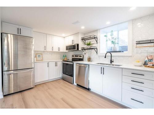 72 West 1St Street, Hamilton, ON - Indoor Photo Showing Kitchen With Double Sink With Upgraded Kitchen