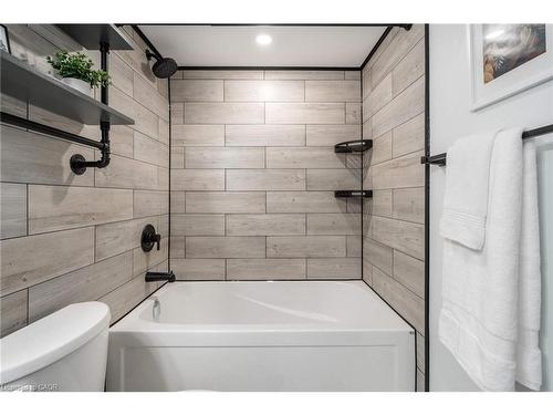 72 West 1St Street, Hamilton, ON - Indoor Photo Showing Bathroom