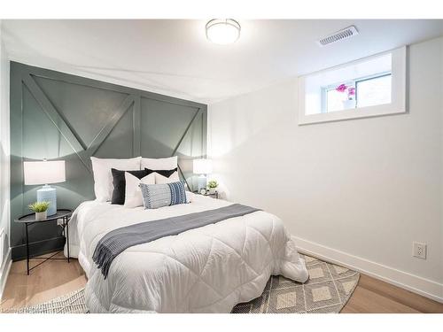 72 West 1St Street, Hamilton, ON - Indoor Photo Showing Bedroom